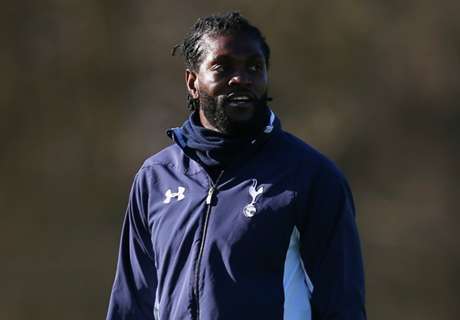 Adebayor verknalt het ook bij Togo