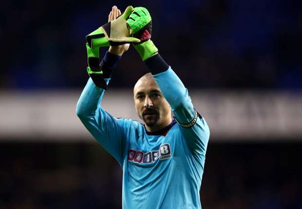 Gagalkan Dua Penalti, Heurelho Gomes Bikin Rekor