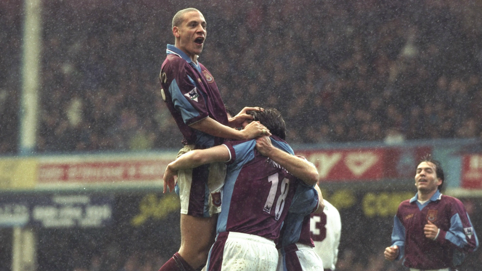 http://images.performgroup.com/di/library/goal_uk/97/bf/rio-ferdinand-west-ham-1998_1t3xle0qmngwc1nq7os79gyh6l.jpg?t=-1524775675w=800h=600