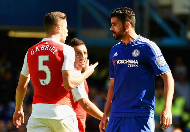 Gabriel berseteru dengan Costa.