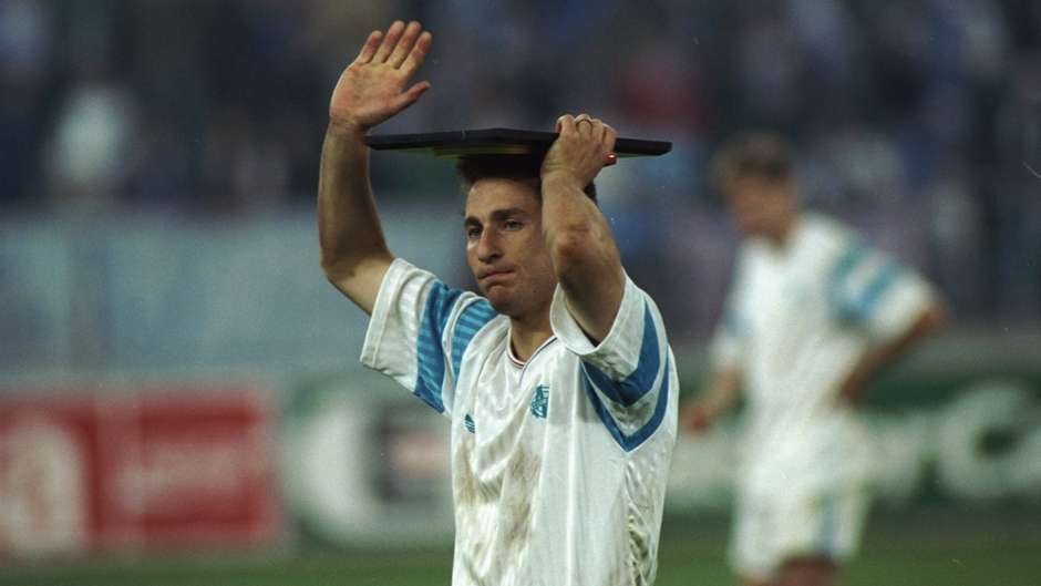 http://images.performgroup.com/di/library/goal_uk/e2/4/jean-pierre-papin-champions-league_1vgrpf9ytn1jf14wce94on0nez.jpg?t=413596289&w=940