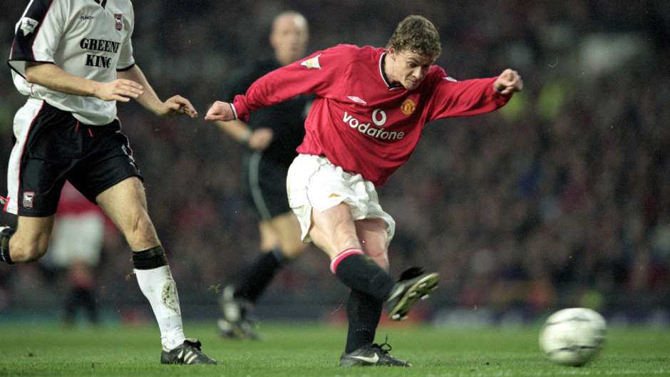 1 Denis Irwin Manchester United