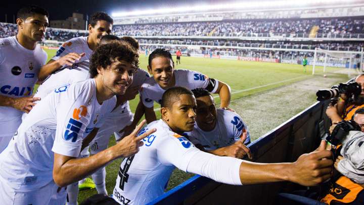 Santos quedó arriba tras golear a Sporting Cristal