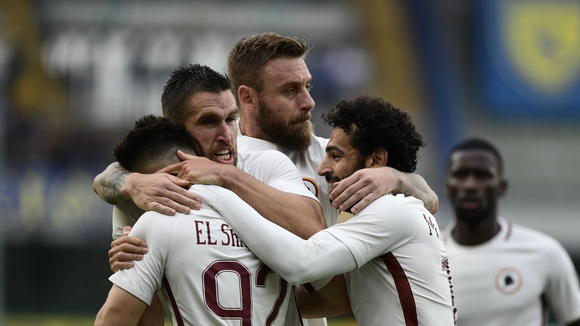 Roma golea 5-3 al Chievo en penúltimo juego de Totti