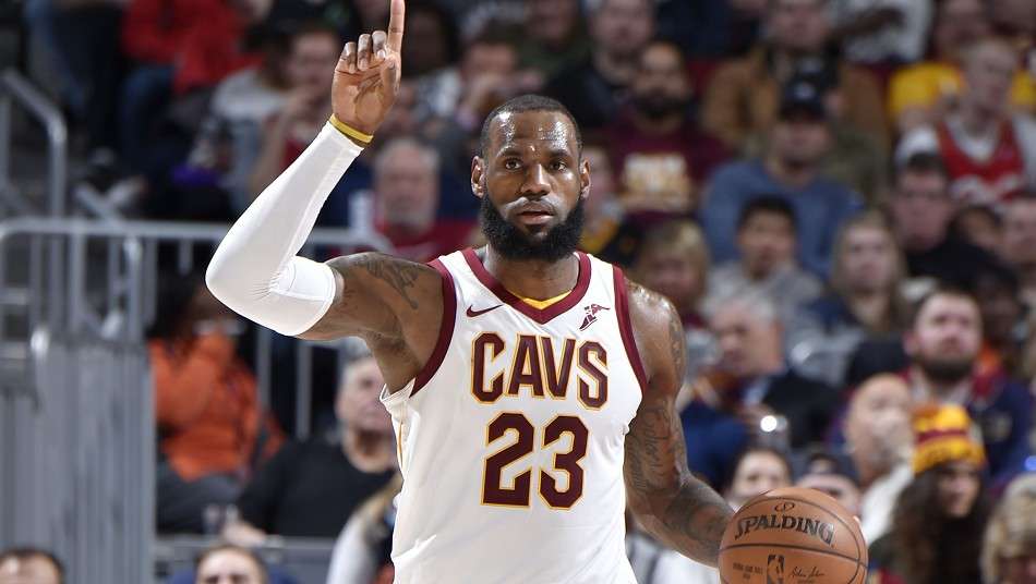 レブロン ジェームズがnba新記録の867試合連続二桁得点を達成 nba japan