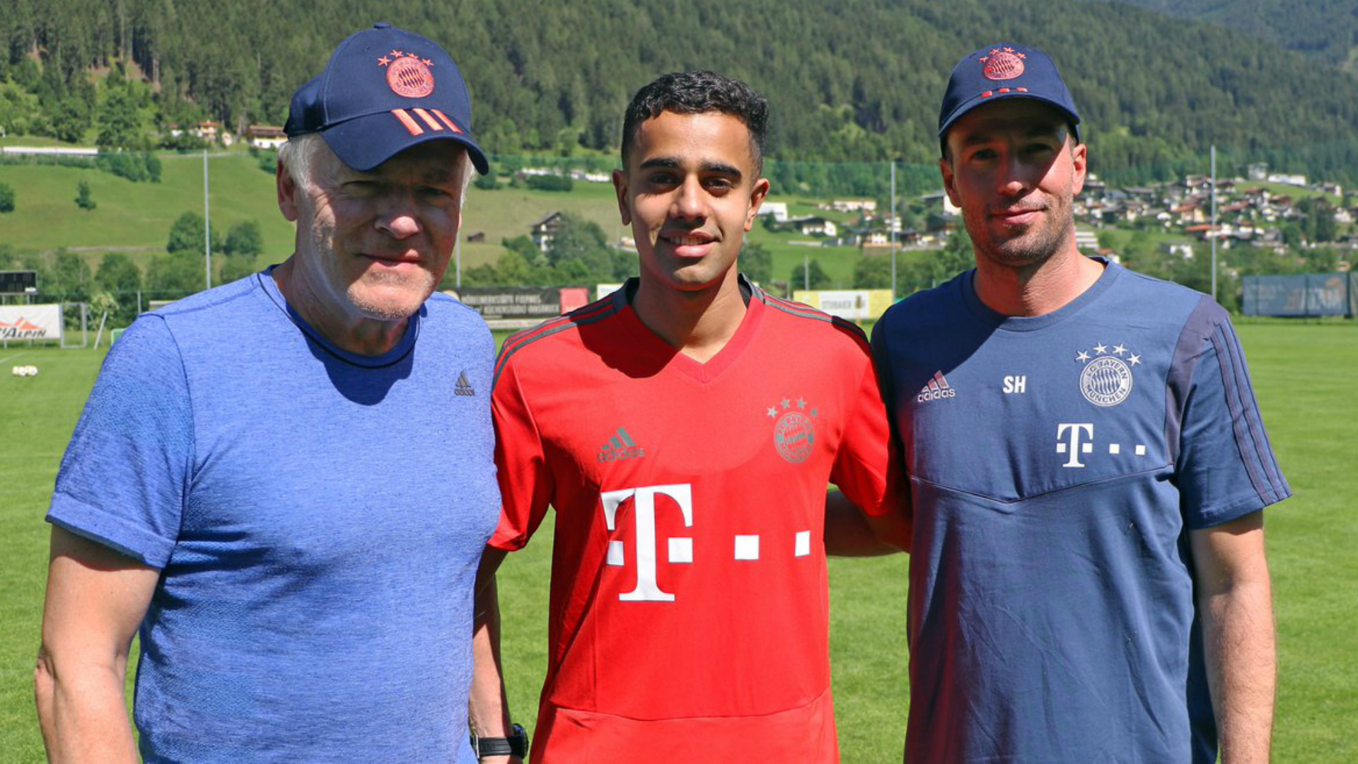 Bayern Munich sign Wellington Phoenix starlet Sarpreet Singh Bayern Munich sign Wellington Phoenix starlet Sarpreet Singh