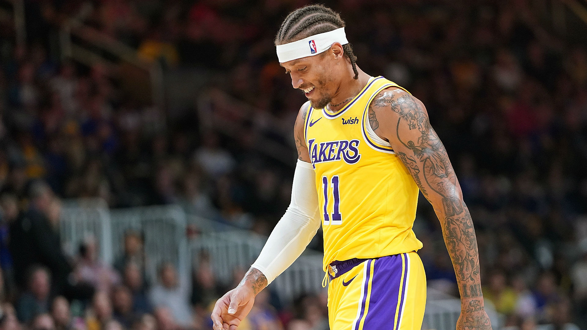 Lakers F Michael Beasley wears wrong shorts, forced to run back to locker room vs. Thunder