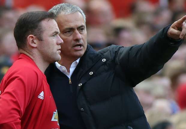 Manchester United news: Wayne Rooney 'confused' by Jose Mourinho, claims Ryan Giggs