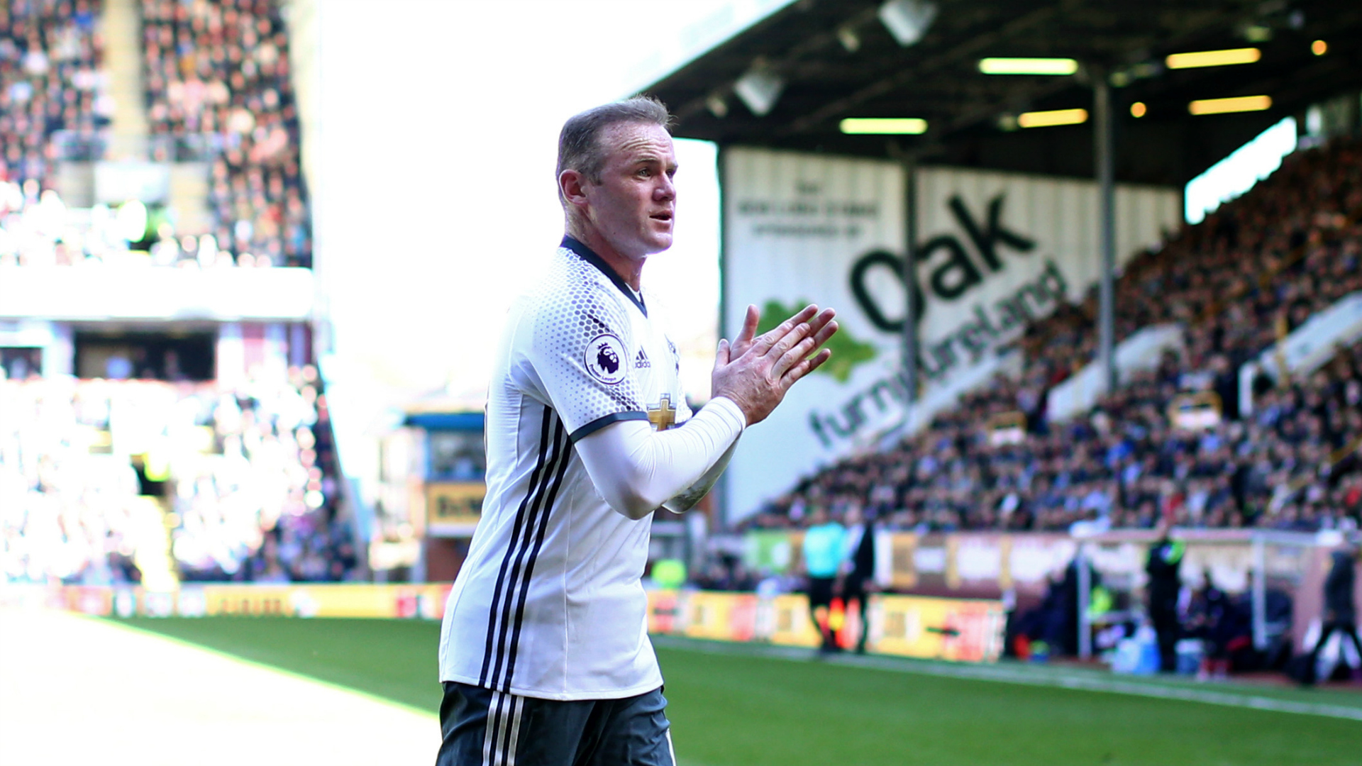 Everton to change transfer plans due to Manchester United's involvement