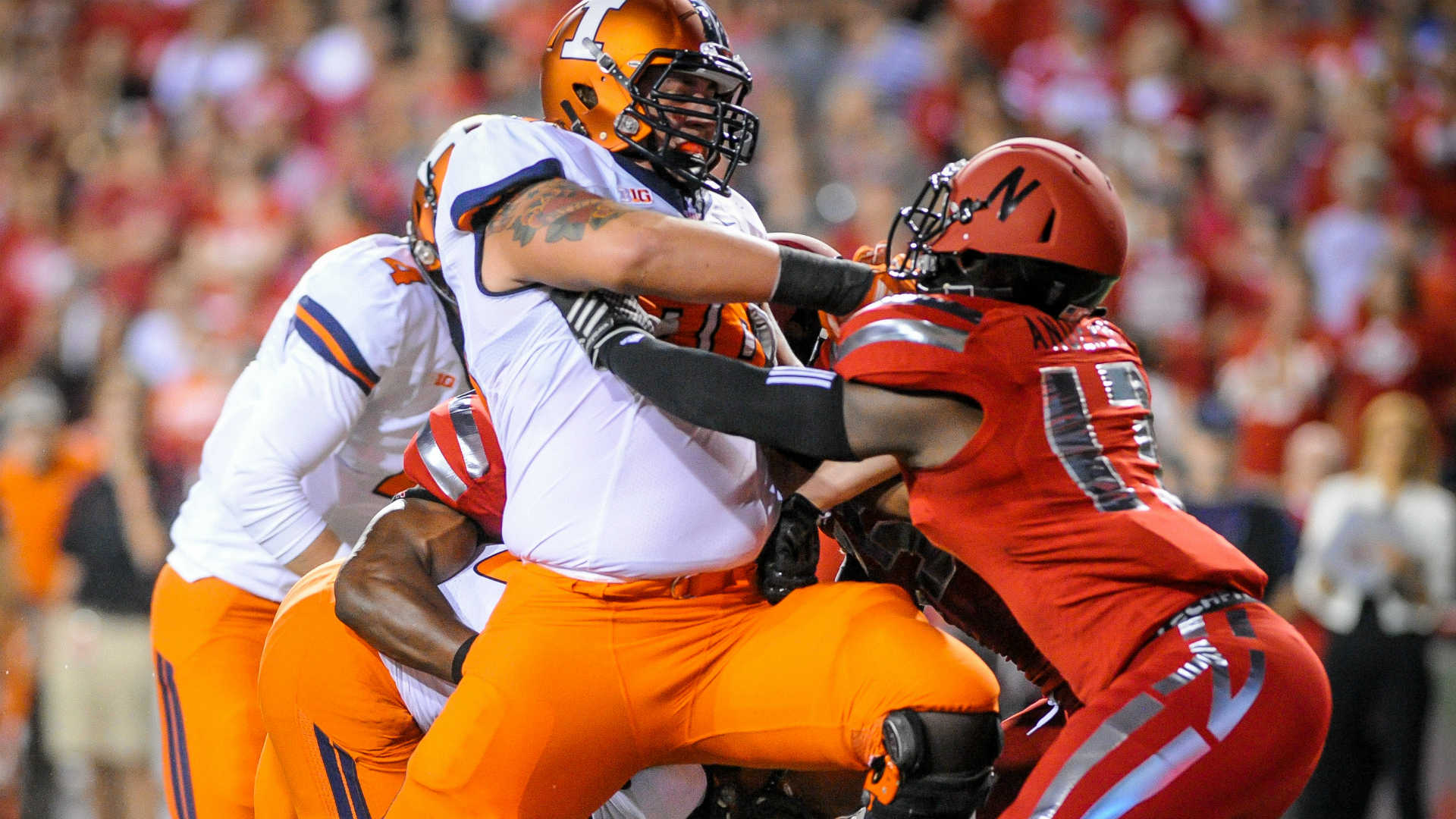 Illinois pays $250K to settle ex-lineman's injury claims
