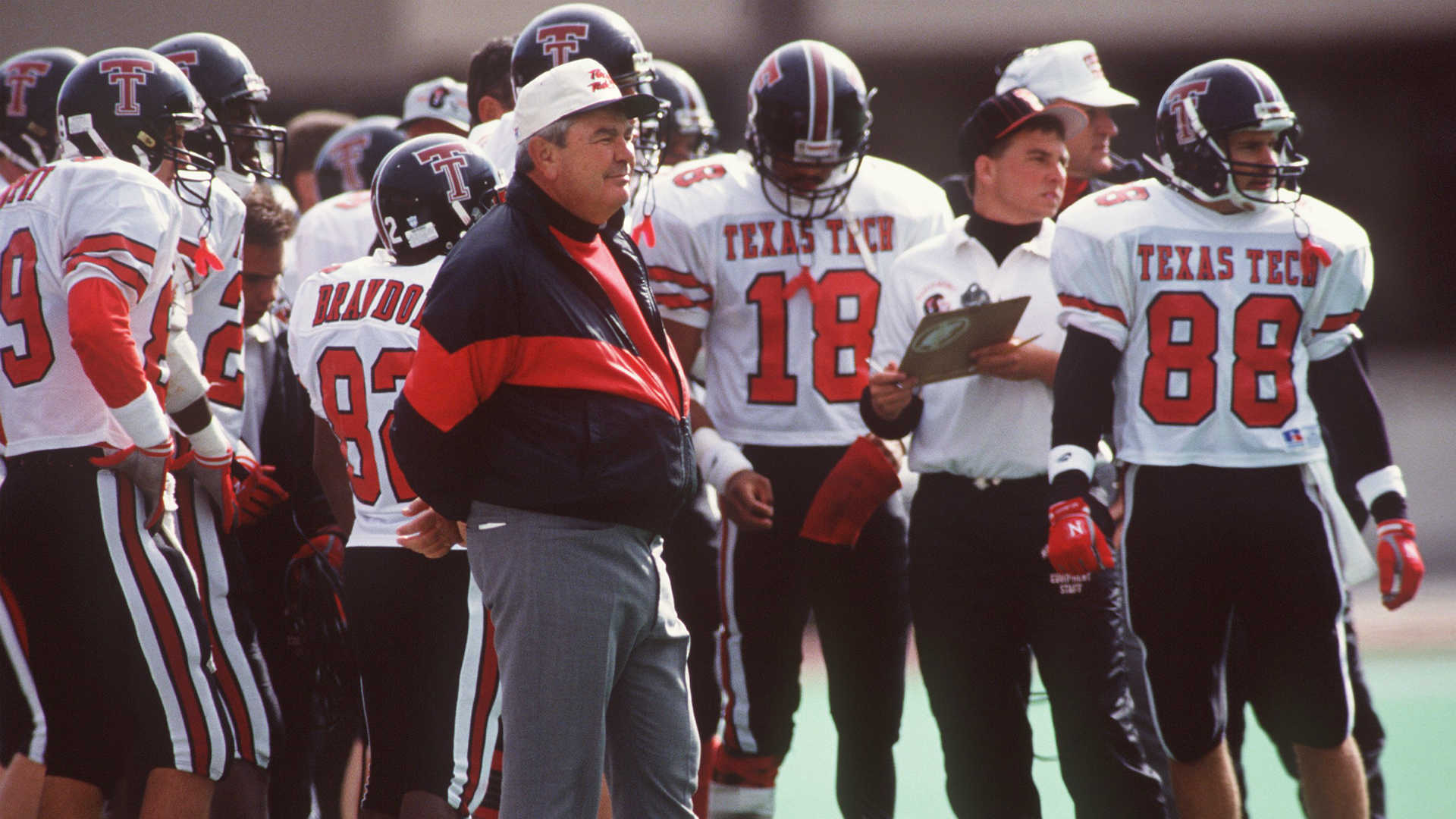 Spike Dykes, revered former coach at Texas Tech, dead at 79 Spike Dykes, revered former coach at Texas Tech, dead at 79