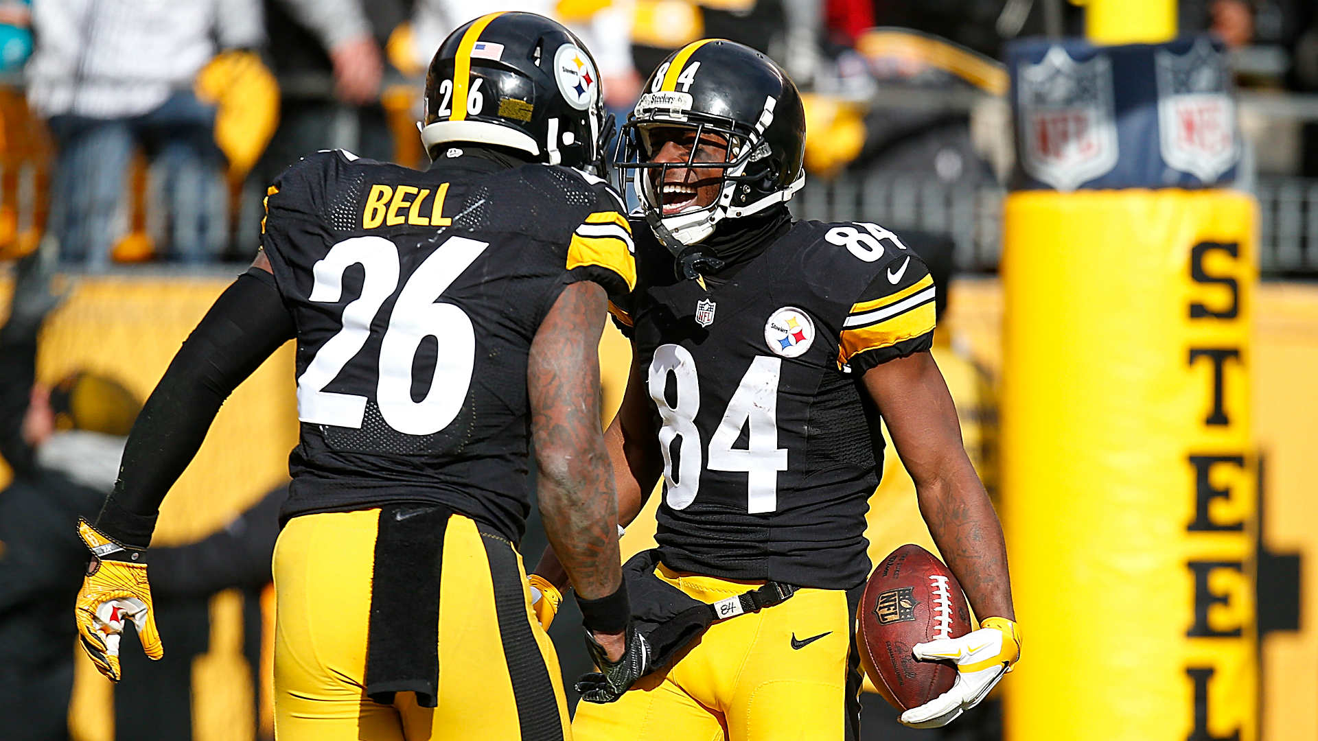 Ryan Shazier FaceTimes Steelers following SNF win