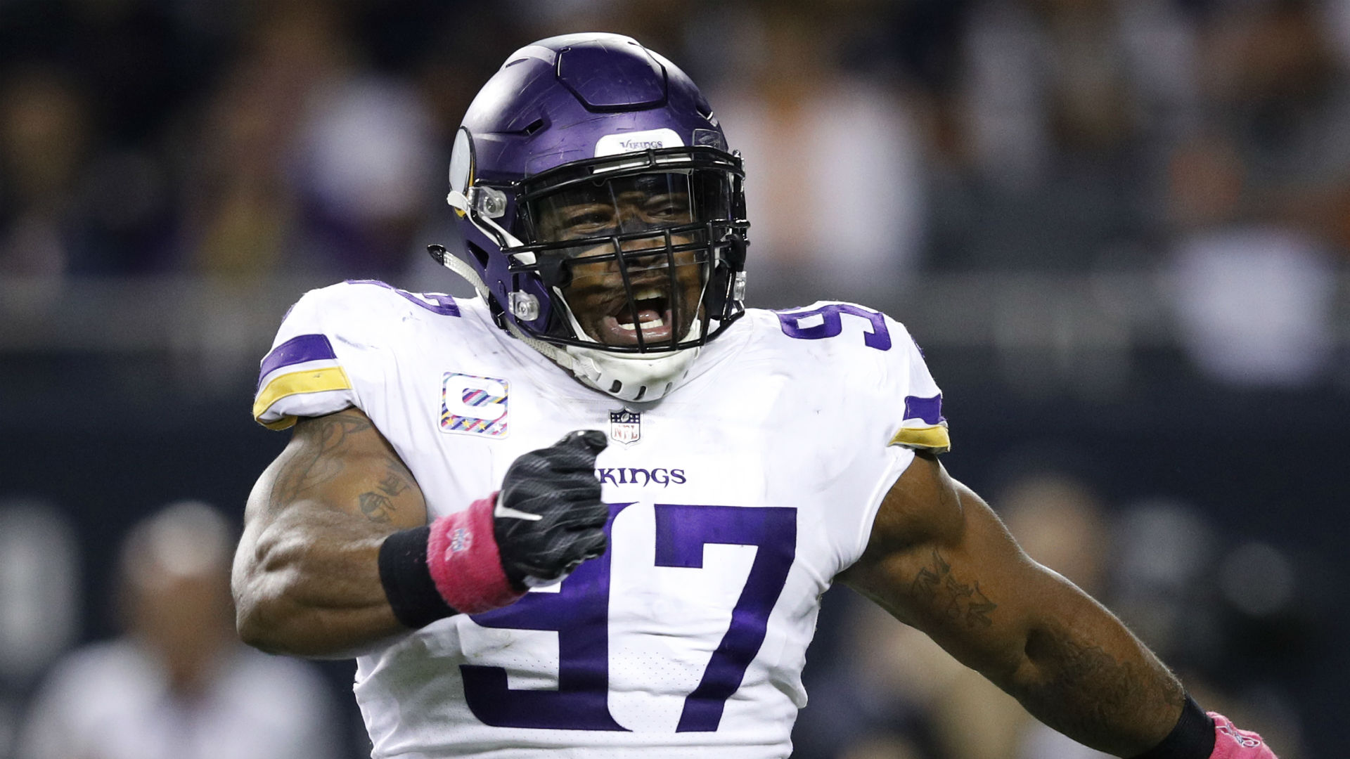 Vikings' Everson Griffen announces birth of baby on shirt Vikings' Everson Griffen announces birth of baby on shirt