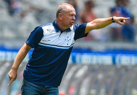 Menezes replaces Bento at Cruzeiro