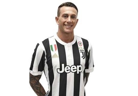 RESMI: Juventus Rekrut Bernardeschi