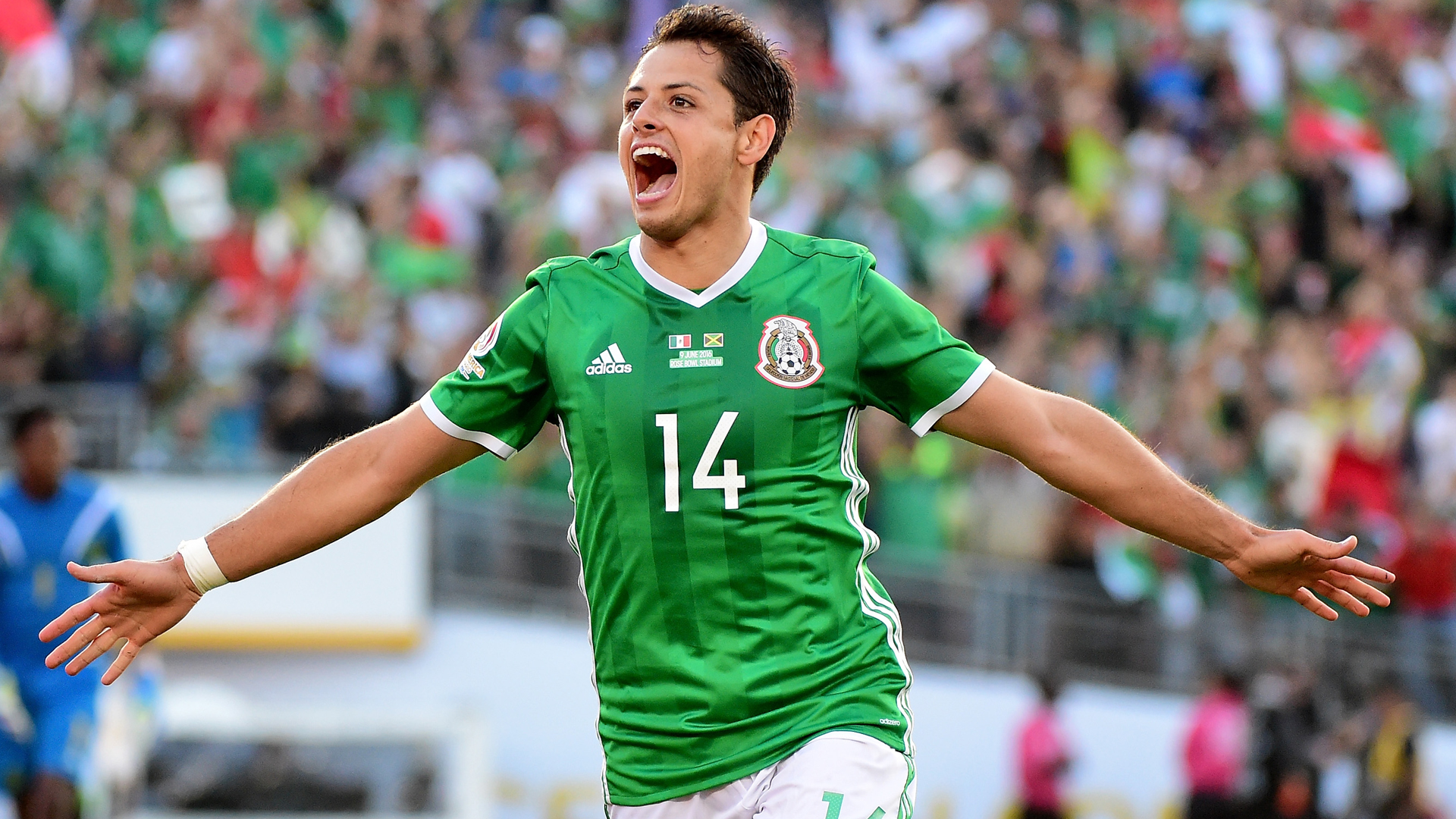 Chicharito Hernandez's Iconic Blonde Hair: A Look Back - wide 2