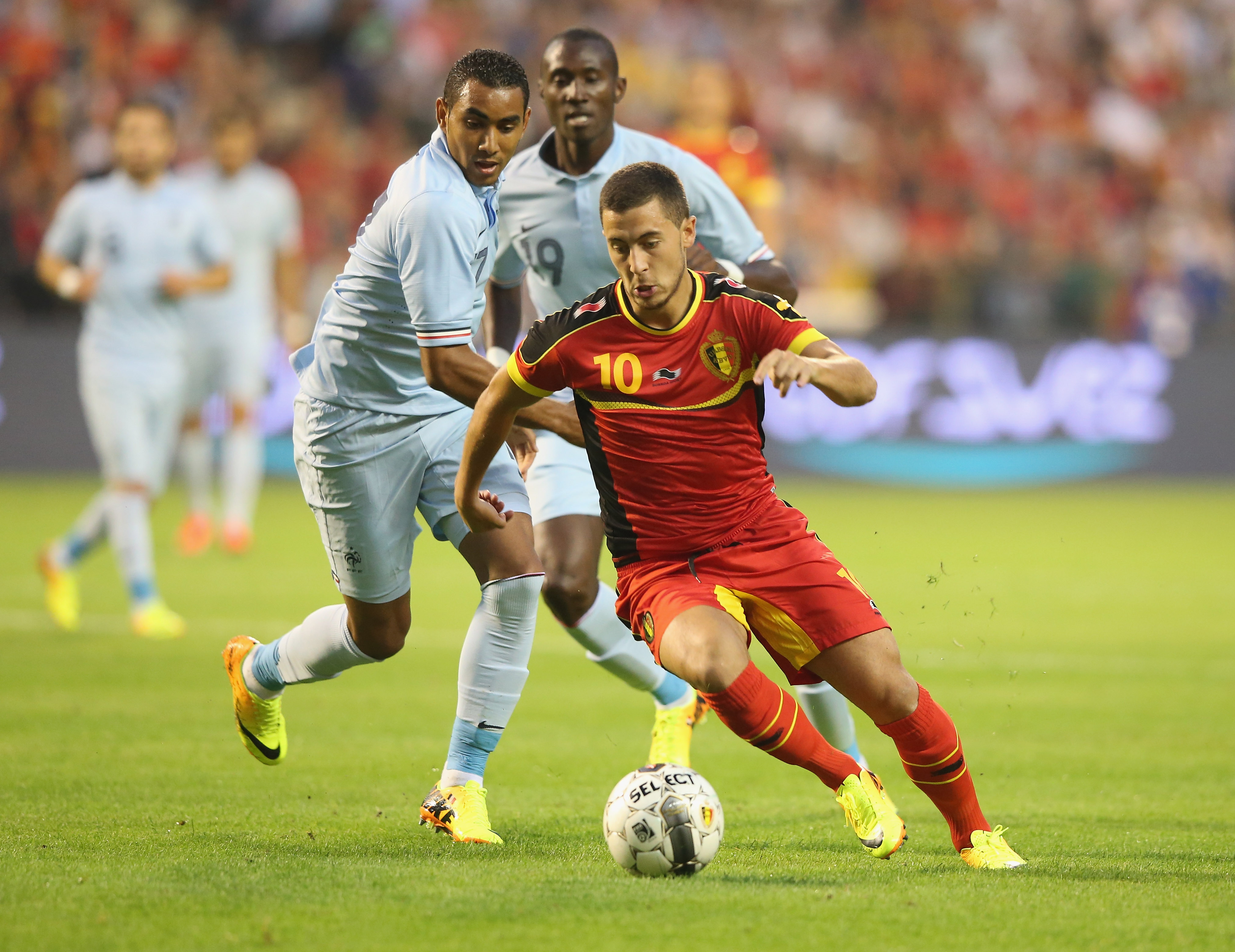 Belgium coach wants Chelsea's Eden Hazard to move to — Football Transfer News