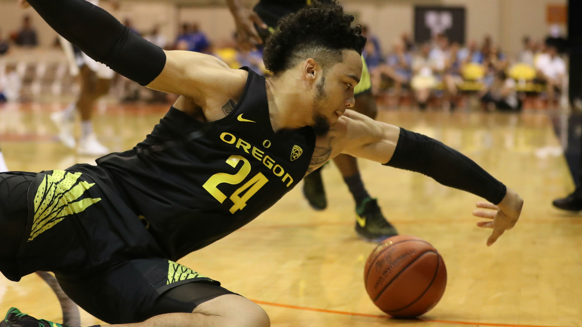 Oregon's Dillon Brooks ejected after putting Draymond Green, Grayson