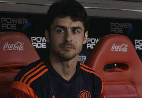 'Suffering' Aimar announces retirement