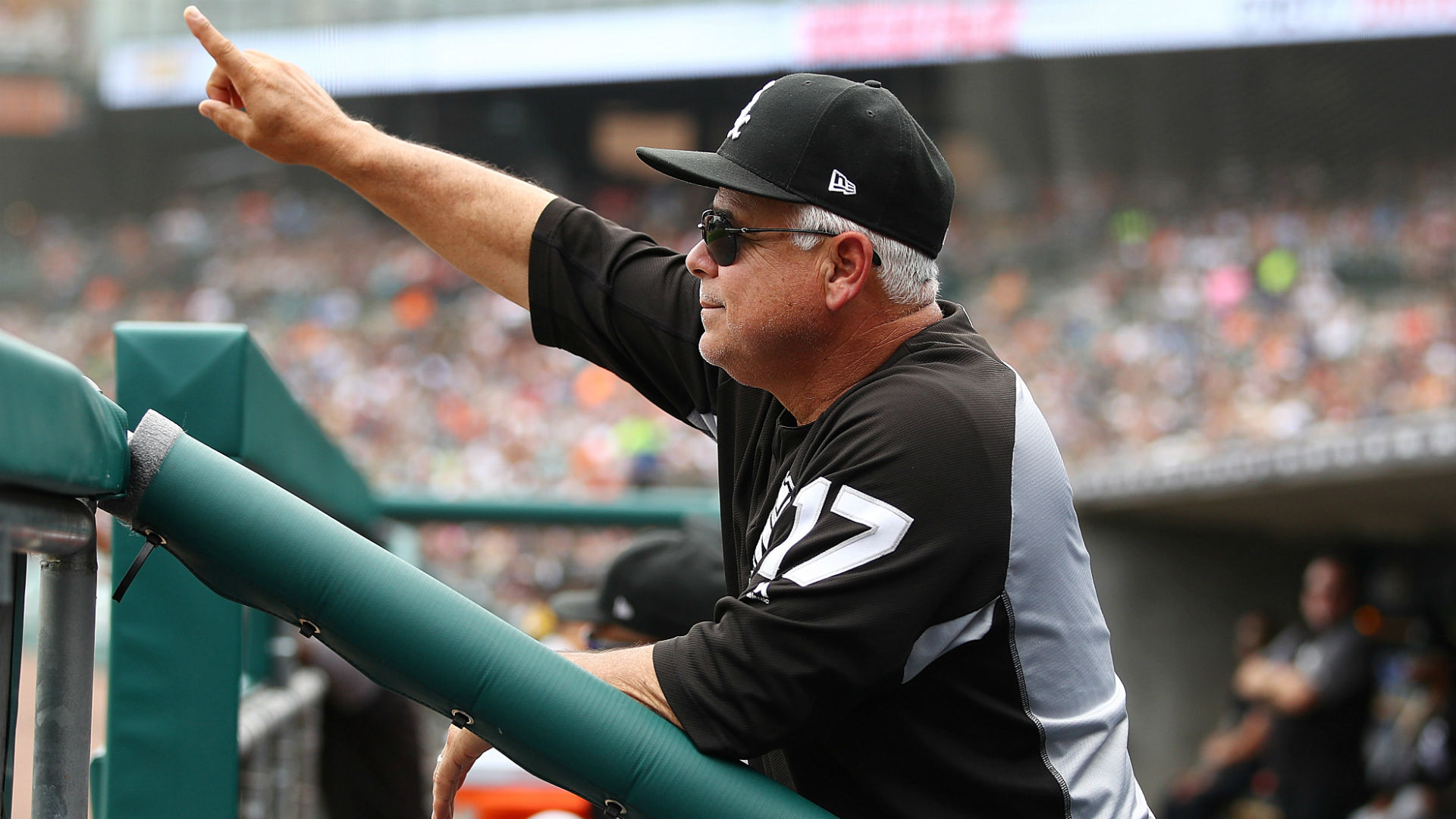 White Sox manager Rick Renteria hospitalized before game