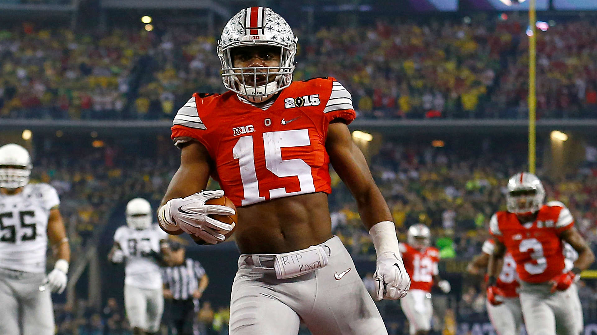 Cowboys OL mocks Ezekiel Elliott in crop-top jersey