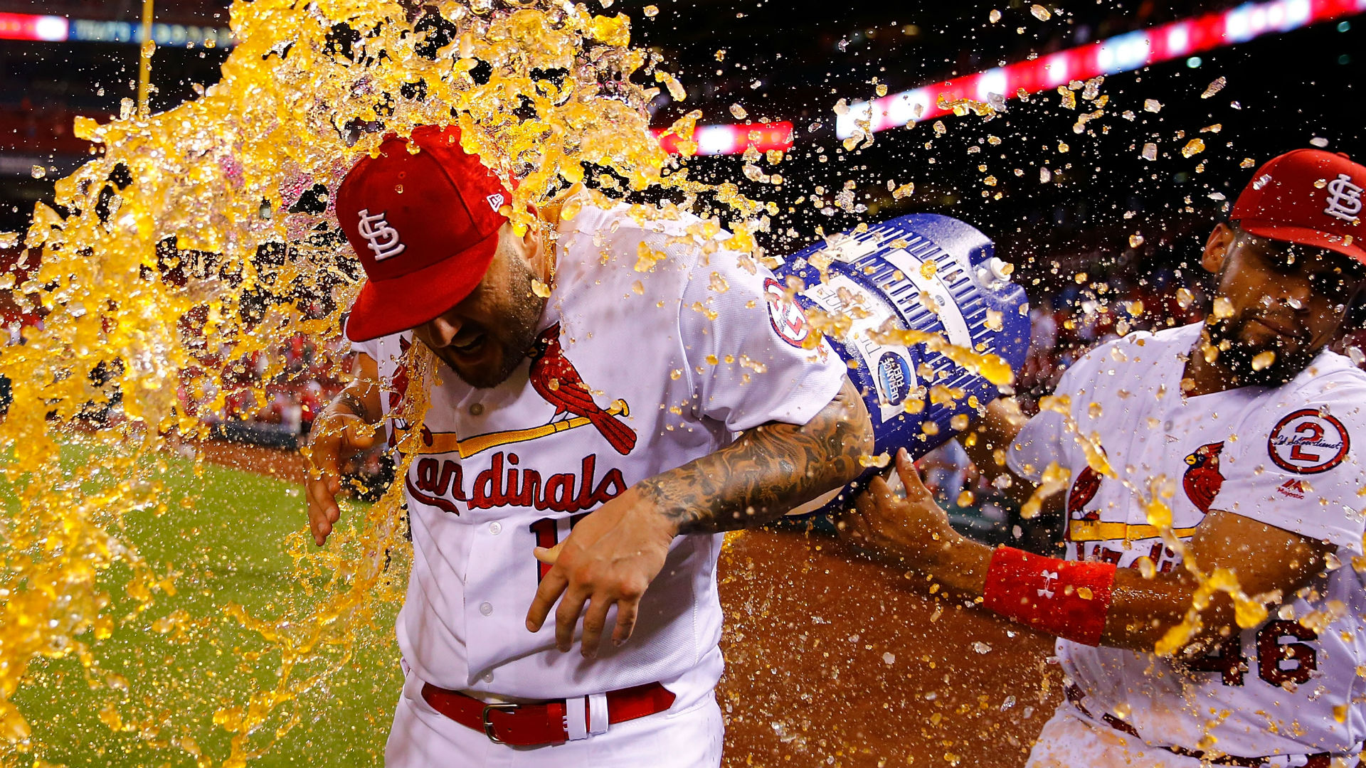 MLB wrap: Cardinals keep pace in wild-card race with comeback win over Giants