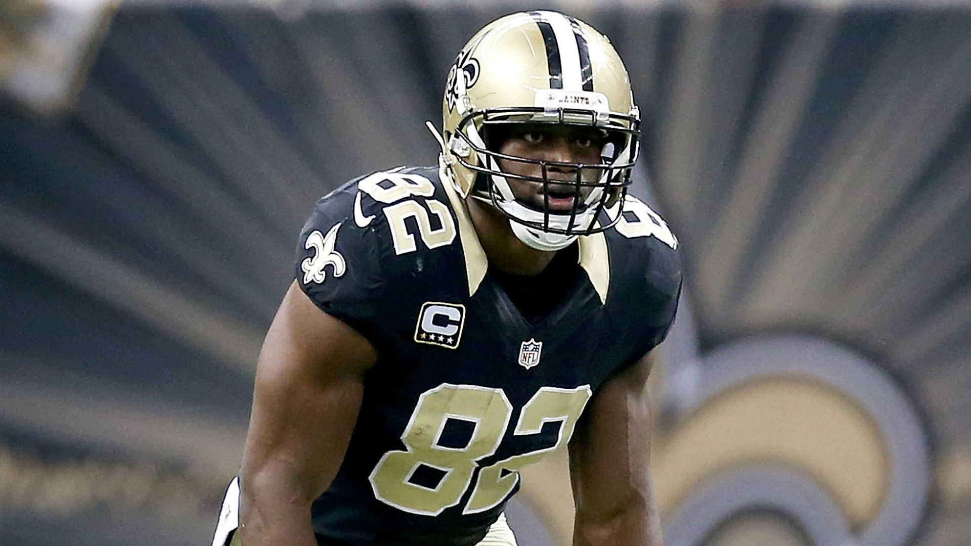 Saints TE Benjamin Watson suggests putting flags on quarterbacks amid frustration with calls