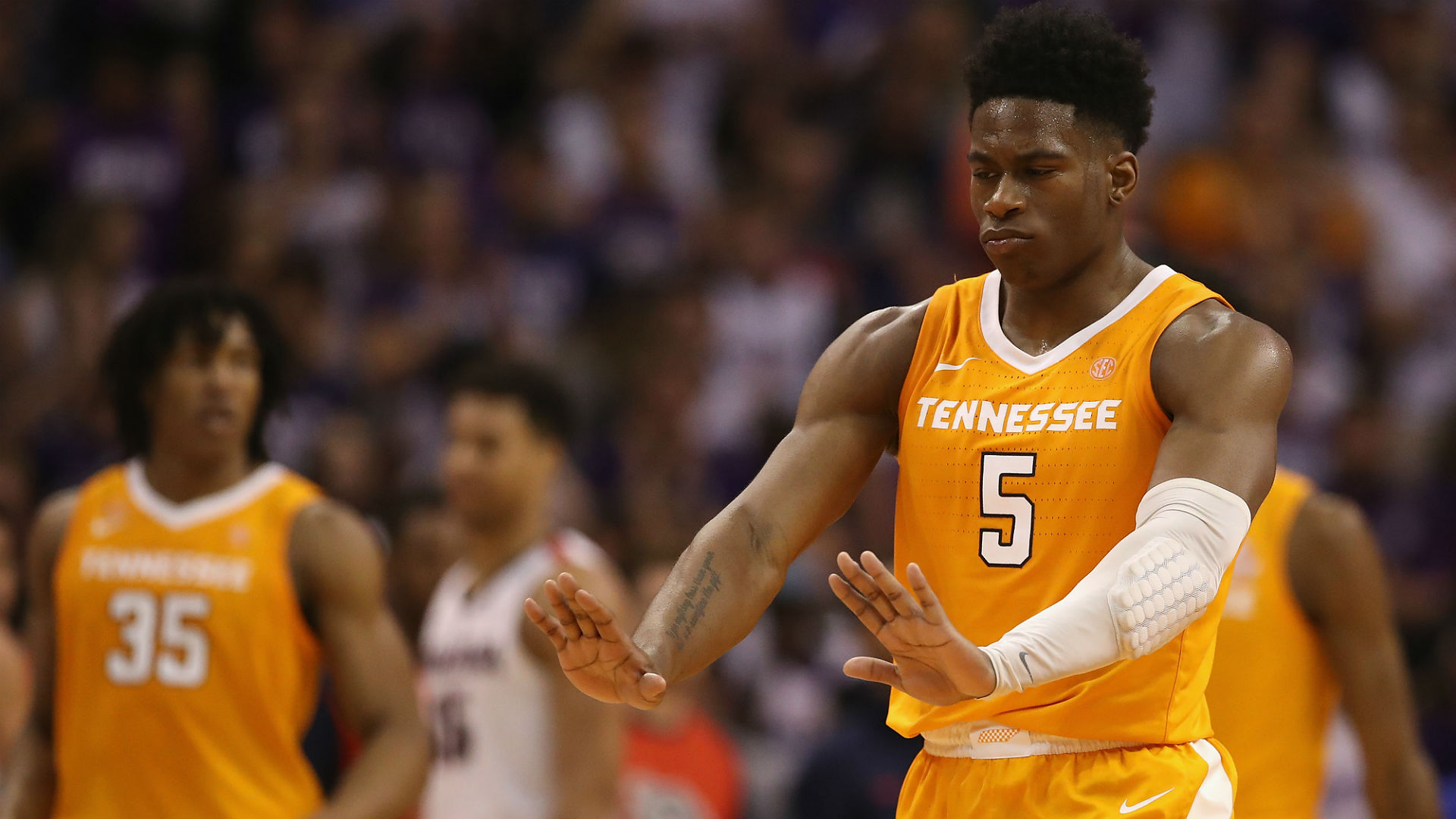 Schofield’s 3 lifts No. 7 Tennessee over No. 1 Gonzaga 76-73 Schofield’s 3 lifts No. 7 Tennessee over No. 1 Gonzaga 76-73