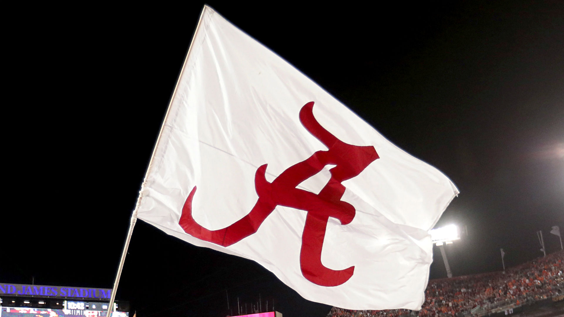 Son of Alabama assistant Mike Locksley shot to death in Maryland