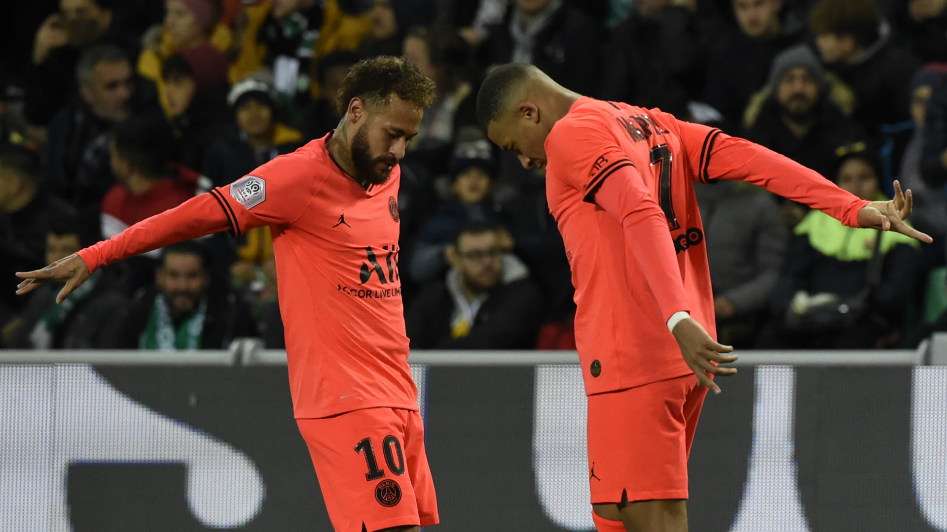 Saint-Etienne 0-4 Paris Saint-Germain: Mbappe double sends champions seven points clear