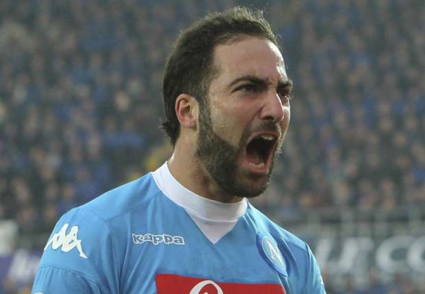 Totti labels Higuain's Juventus move 'a disaster'