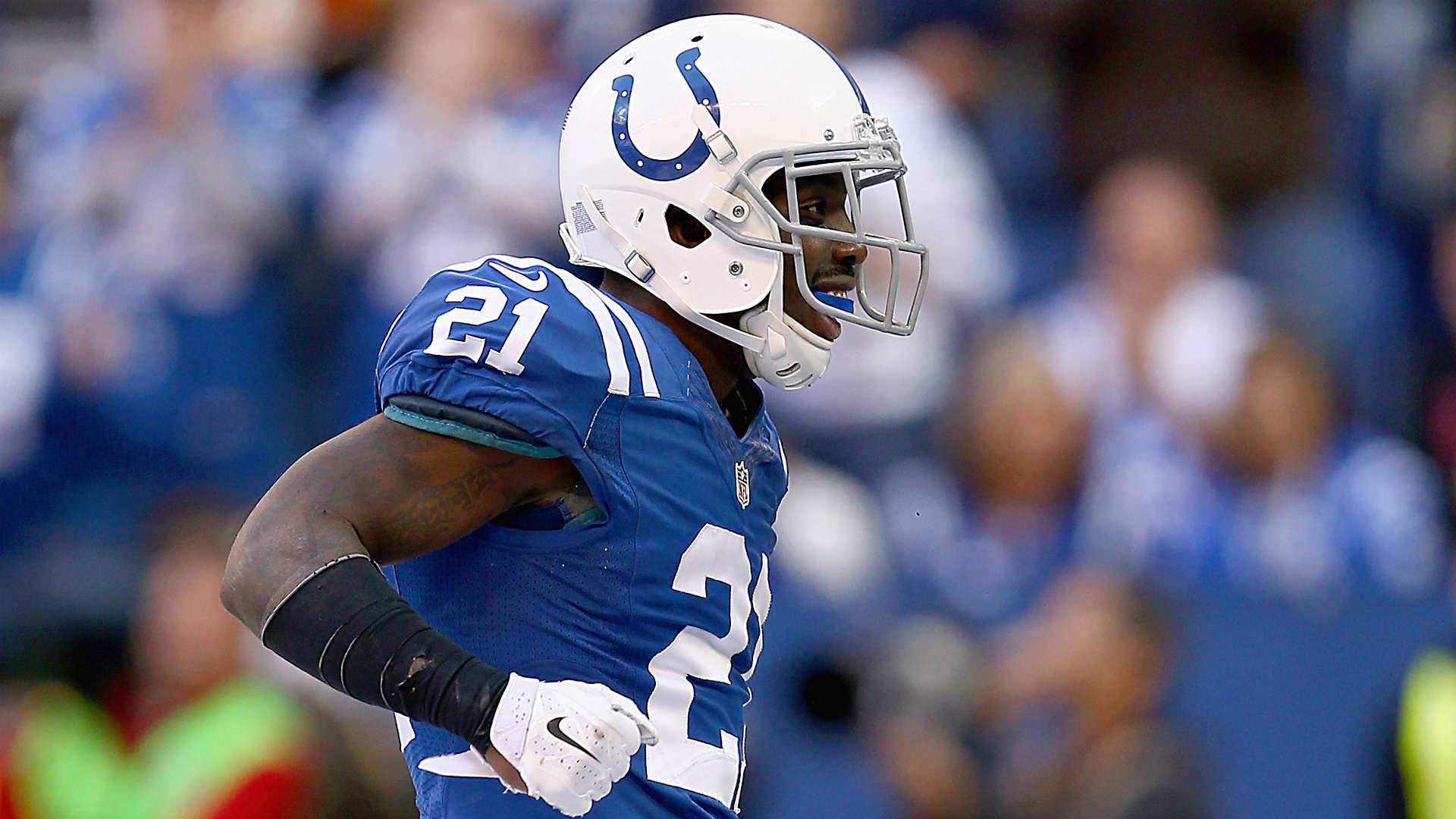 Vontae Davis is the latest victim of the Colts' bumbling Vontae Davis is the latest victim of the Colts' bumbling
