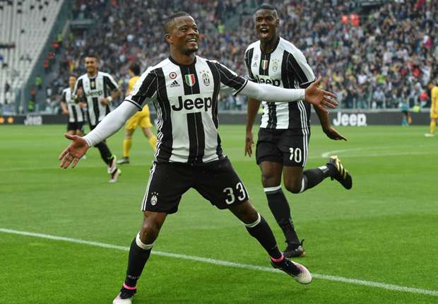 OFFICIAL: Evra signs new Juventus deal