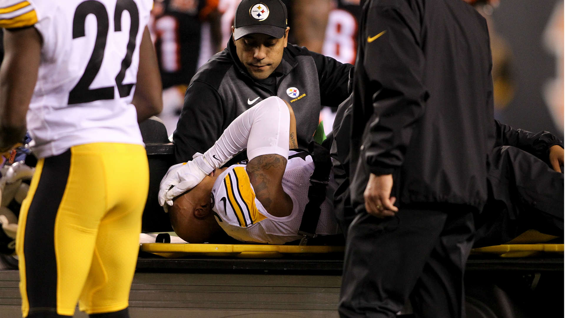 Ryan Shazier injury update: Steelers LB hospitalized, improving after scary back injury
