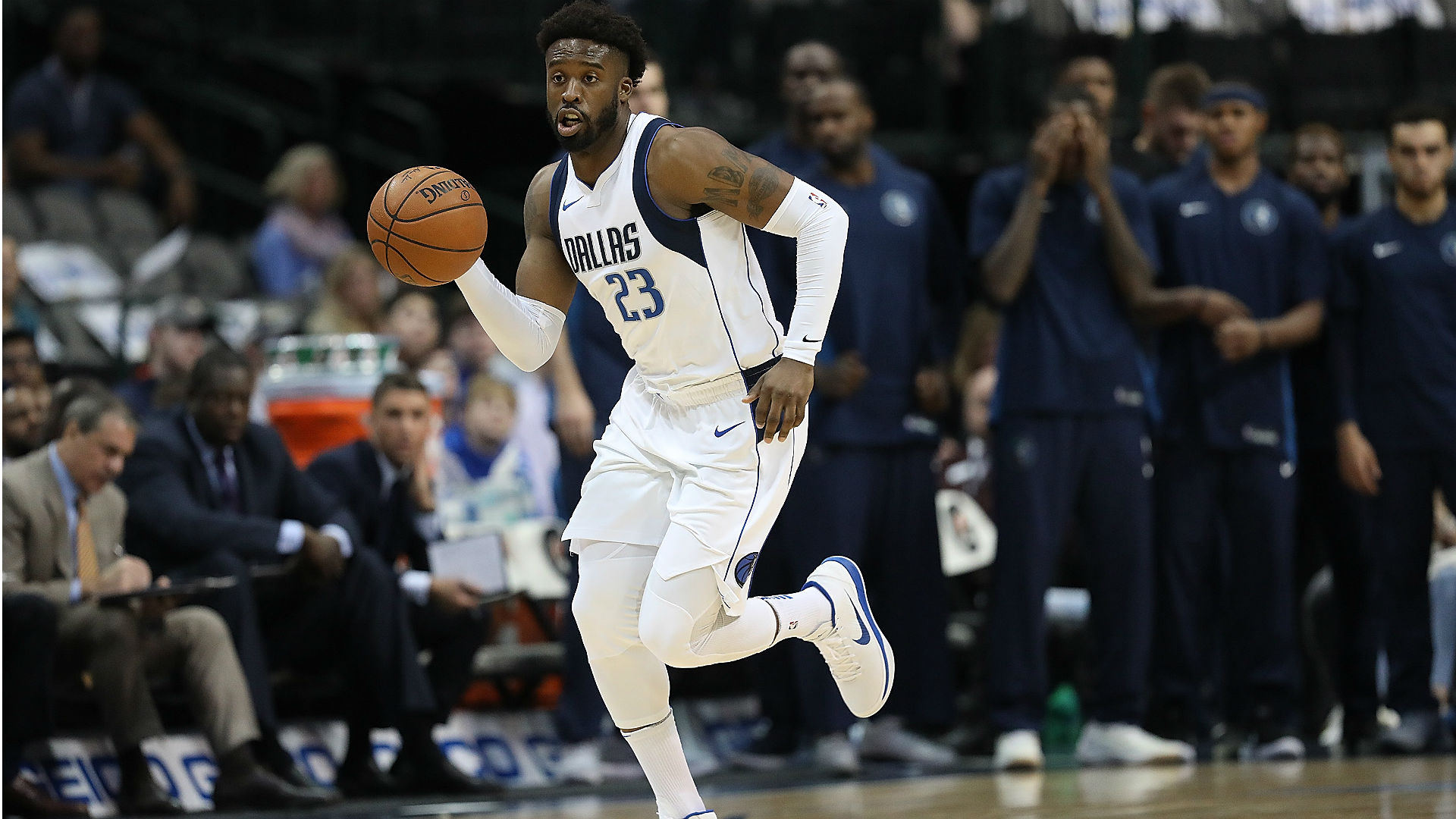 Mavs' Wesley Matthews Picks Up Player Option