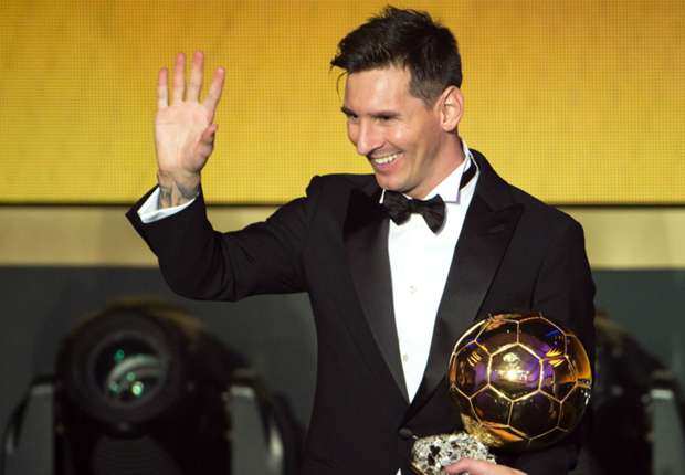 Welcome home! Messi takes ULTIMATE Ballon d'Or selfie
