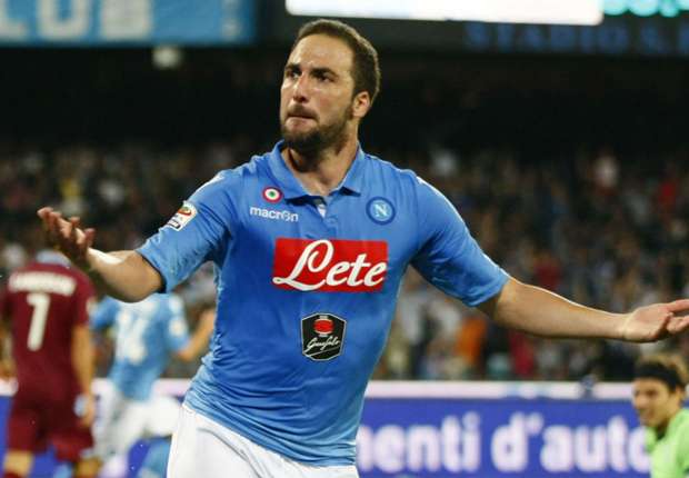 Napoli rule out Higuain sale 'unless madman bids €100m'