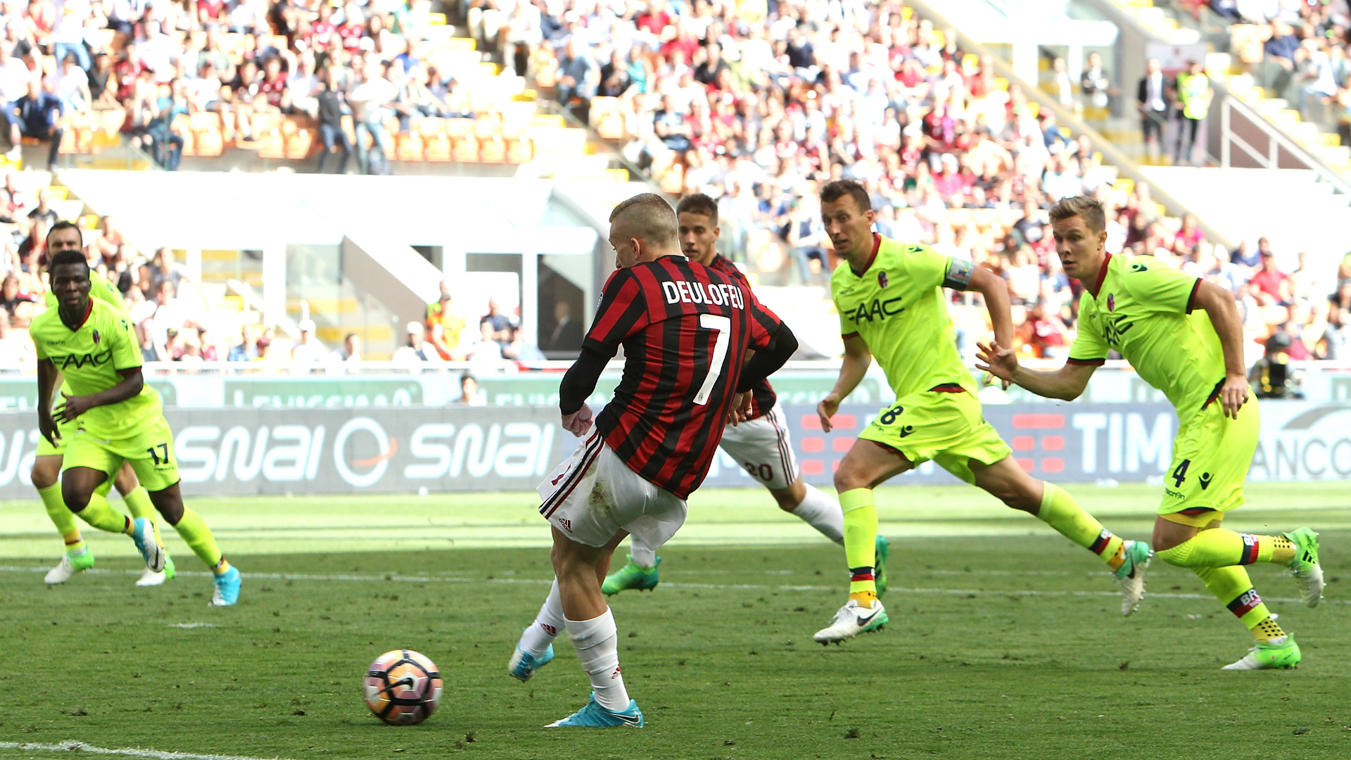 Keisuke Honda says he will leave AC Milan