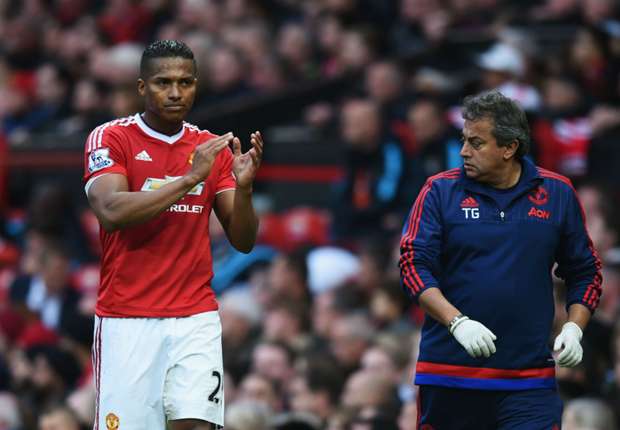 Valencia return boosts Man United