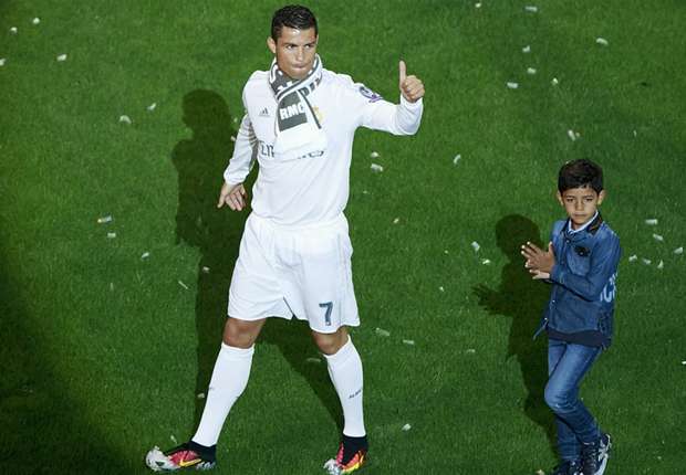 Like father, like son? Cristiano Ronaldo picks position for son