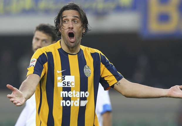 Luca Toni announces intention to retire