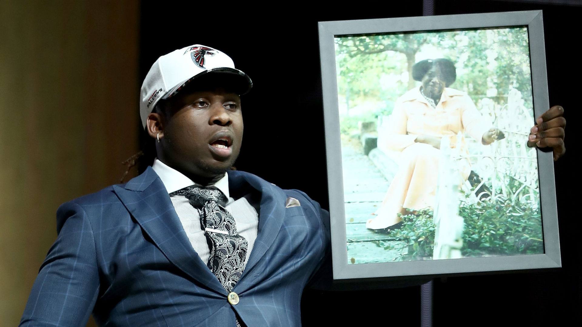 Falcons rookie Takk McKinley does happy dance after getting first check - Sporting News