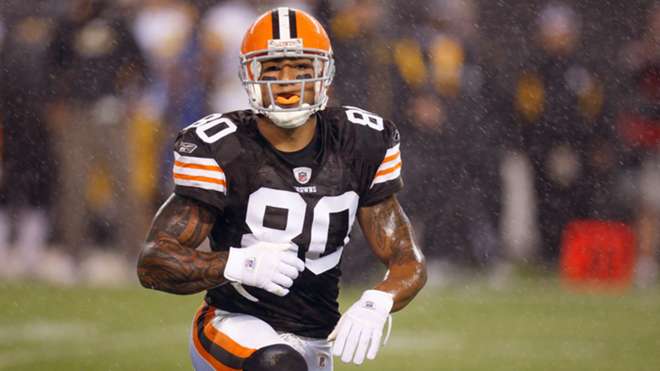Kellen Winslow Jr. was shirtless when caught leaving house he allegedly burglarized, report says ...