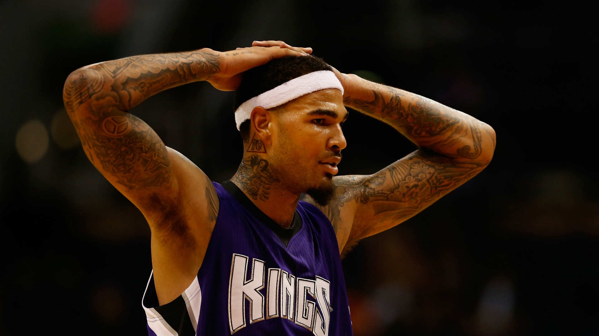 Kings rookie Willie Cauley-Stein has a dislocated right index finger