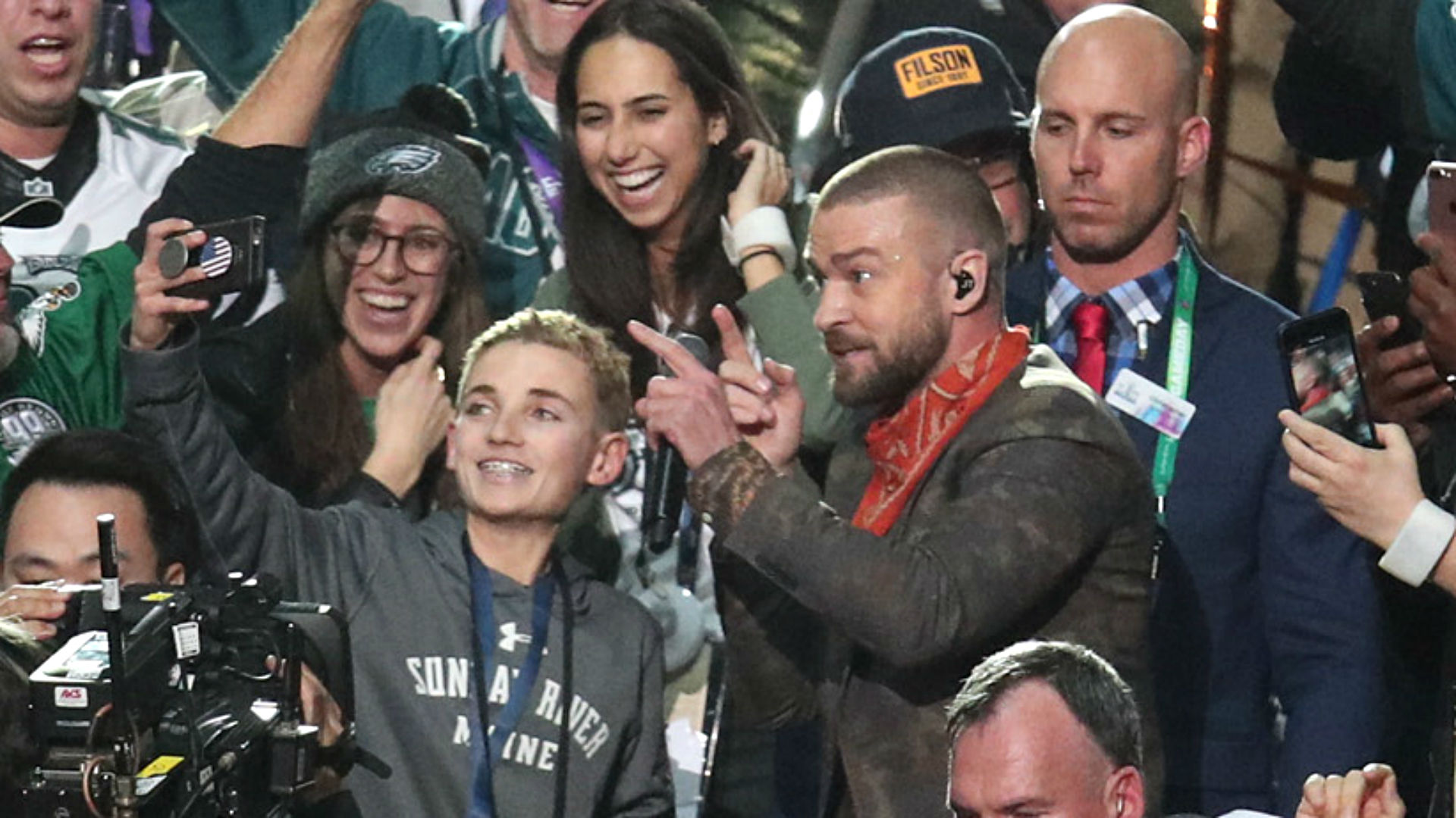 Super Bowl 52: 'Selfie kid' becomes Internet sensation after halftime