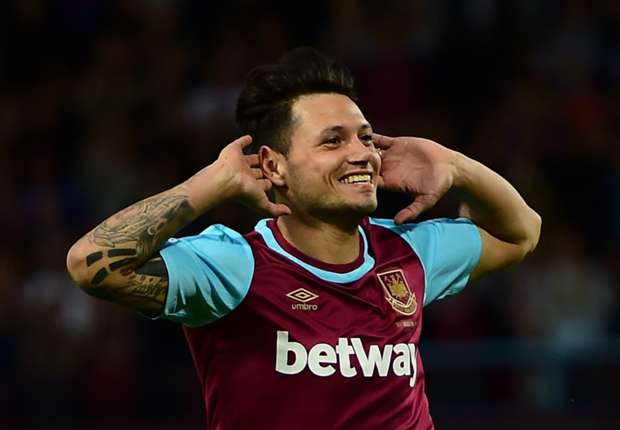 Official: Zarate leaves West Ham for Fiorentina