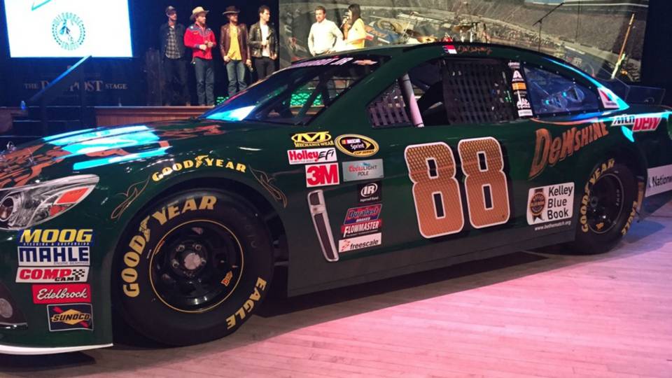 Dale Earnhardt Jr. reveals Bristol paint scheme, talks Fontana NASCAR