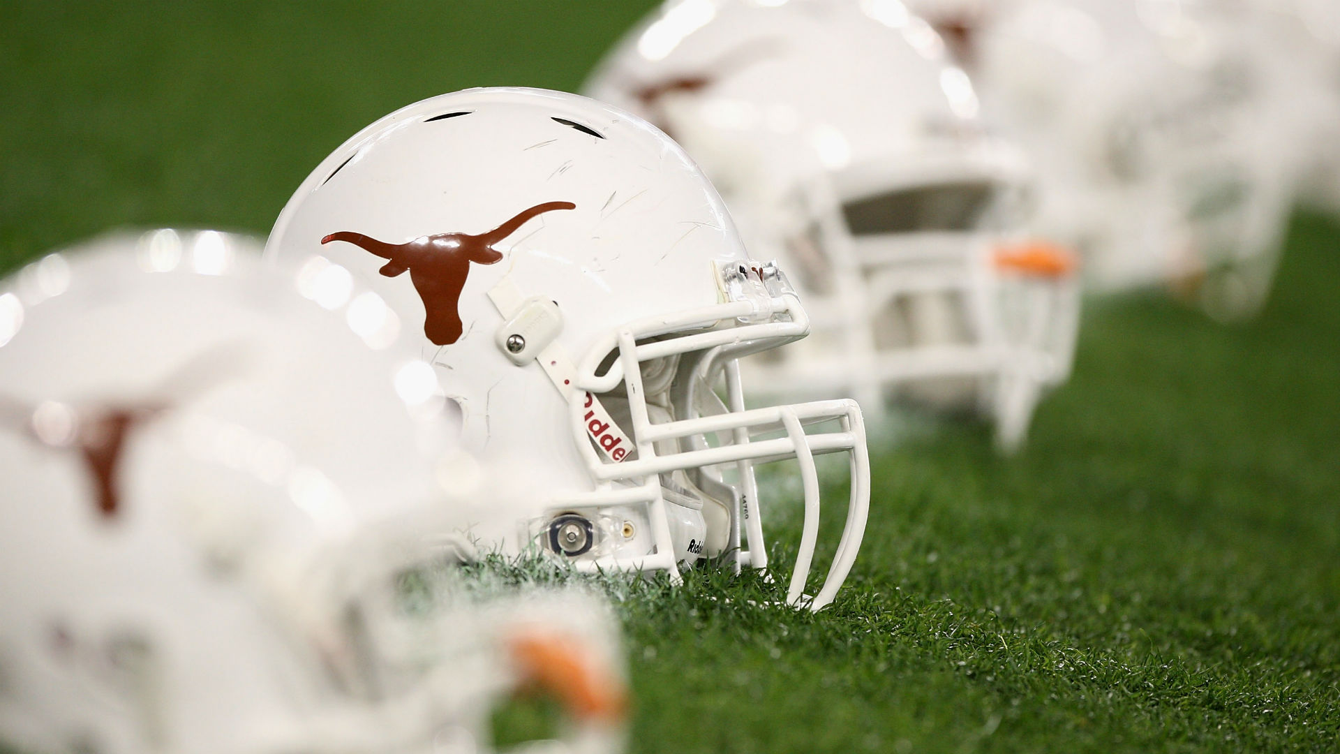 The Latest Texas Longhorns NCAA Football News | SportSpyder