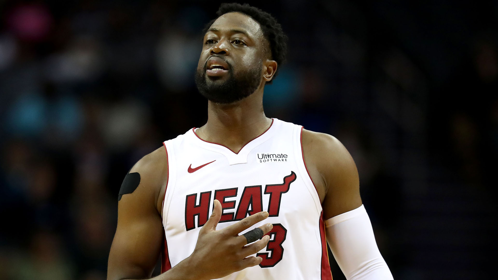 Spurs coach Gregg Popovich gives Dwyane Wade special gifts before final matchup