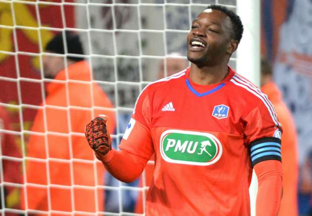 OFFICIAL: Crystal Palace sign Mandanda